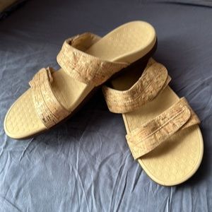 New Vionic cork slides. Size 9 adjustable, velcro straps. Cork w/gold accents